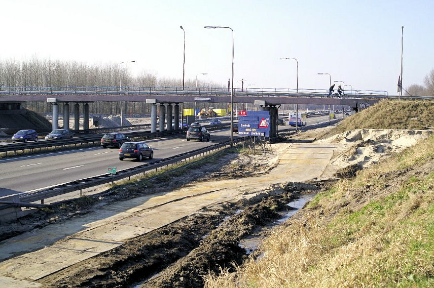 20060225 T20060225_017
Maarssen
25-02-2006
viaduct Maarssenbroekseweg over snelweg A2
