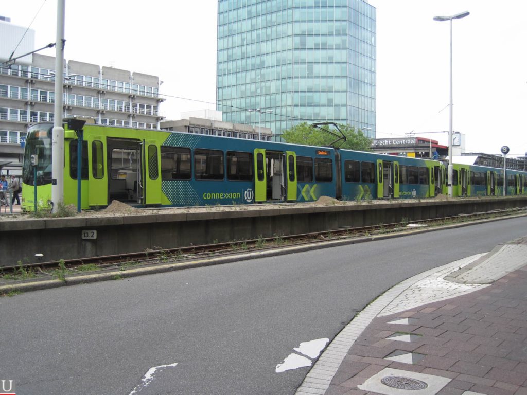 Sneltram op Stationsplein